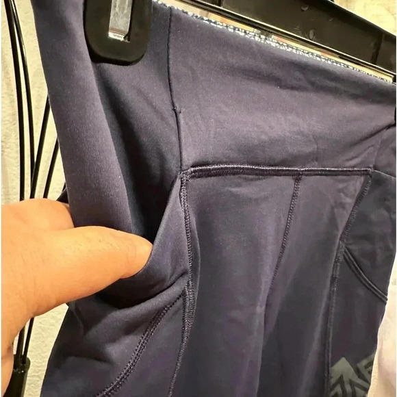 Lululemon Athletica cropped leggings size 4 - Picture 7 of 8